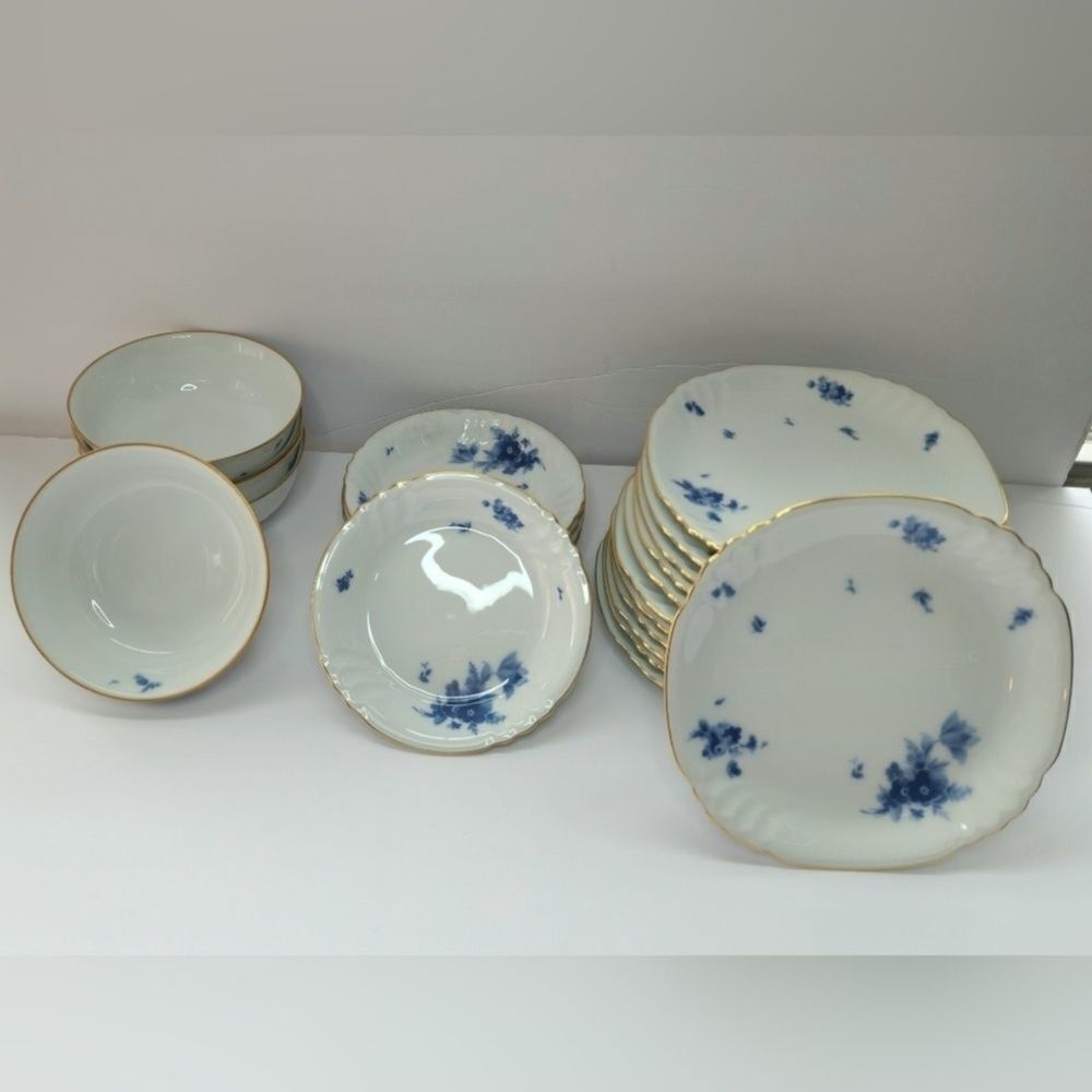 Okura by Noritake blue flower 12 Peice China Plate Set